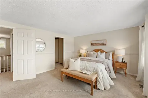 593 Prestwick Drive Oshawa ON L1J 7P5