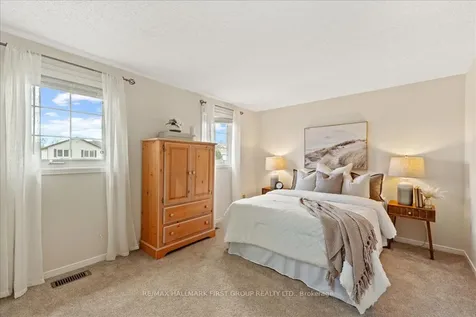 593 Prestwick Drive Oshawa ON L1J 7P5