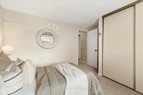 593 Prestwick Drive Oshawa ON L1J 7P5