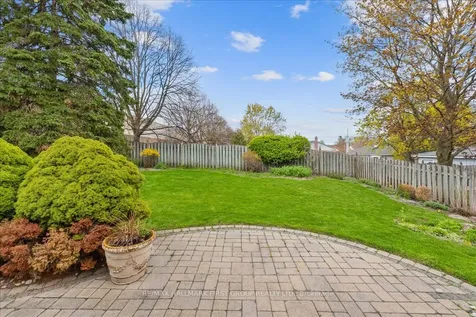 593 Prestwick Drive Oshawa ON L1J 7P5