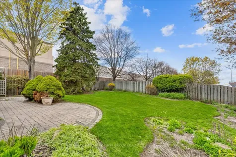 593 Prestwick Drive Oshawa ON L1J 7P5