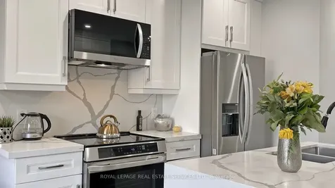 1073 Craven Road Toronto ON M4J 4V7