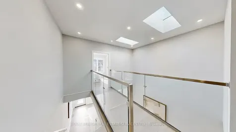 1073 Craven Road Toronto ON M4J 4V7