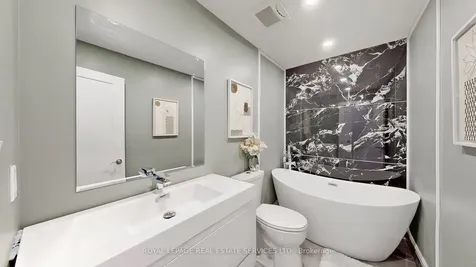 1073 Craven Road Toronto ON M4J 4V7