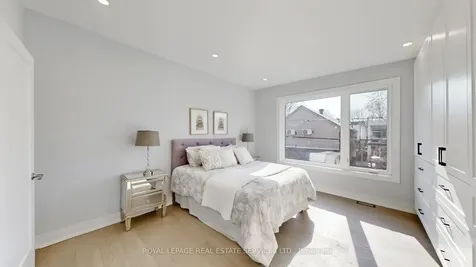1073 Craven Road Toronto ON M4J 4V7