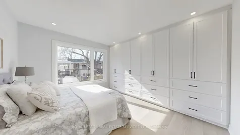 1073 Craven Road Toronto ON M4J 4V7