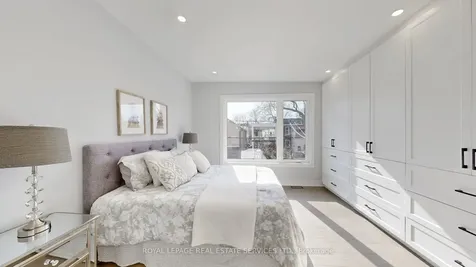 1073 Craven Road Toronto ON M4J 4V7