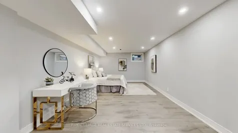 1073 Craven Road Toronto ON M4J 4V7