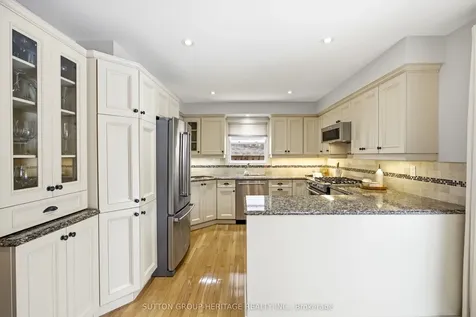 532 Beech Street E Whitby ON L1N 7C9