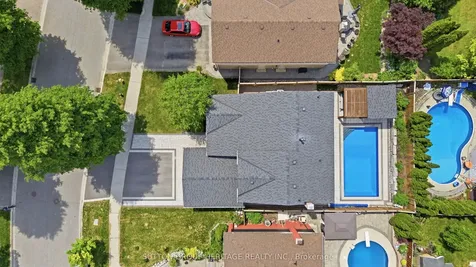 532 Beech Street E Whitby ON L1N 7C9