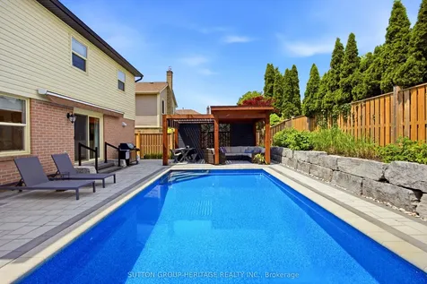 532 Beech Street E Whitby ON L1N 7C9