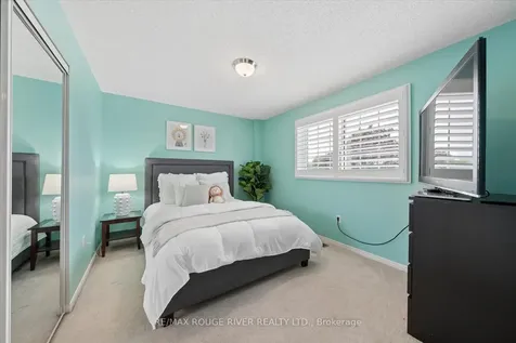 6 Snowden Court Clarington ON L1B 1E7
