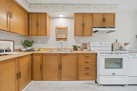 1286 Pinehurst Avenue Oshawa ON L1H 8G5