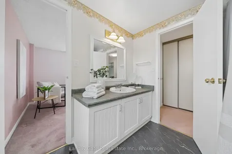1286 Pinehurst Avenue Oshawa ON L1H 8G5