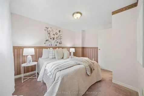 1286 Pinehurst Avenue Oshawa ON L1H 8G5