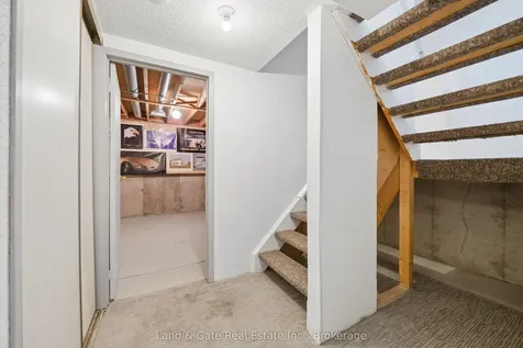 1286 Pinehurst Avenue Oshawa ON L1H 8G5