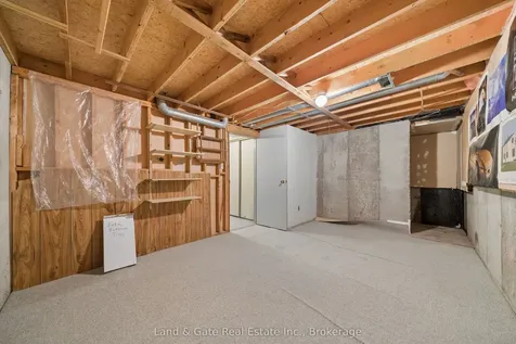 1286 Pinehurst Avenue Oshawa ON L1H 8G5
