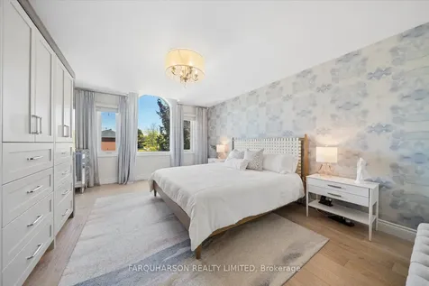 1 Clune Place Whitby ON L1R 2B1