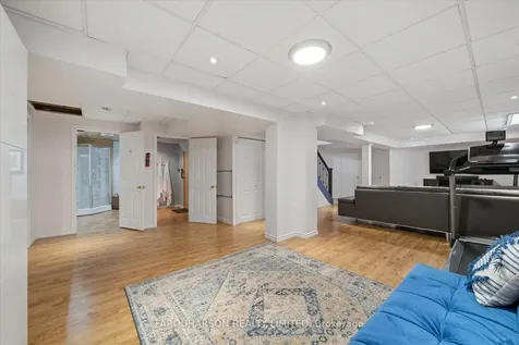 1 Clune Place Whitby ON L1R 2B1