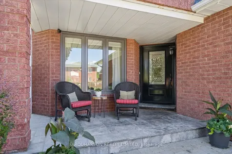 1 Clune Place Whitby ON L1R 2B1