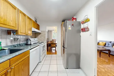 120 Dundalk Drive Toronto ON M1P 4V9