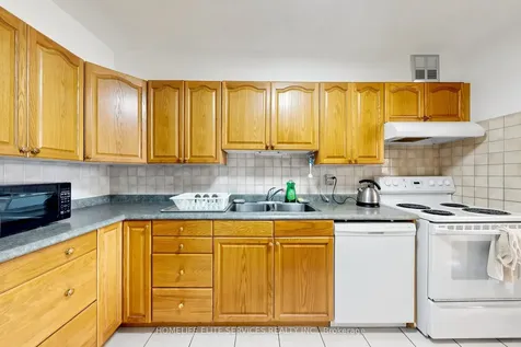 120 Dundalk Drive Toronto ON M1P 4V9