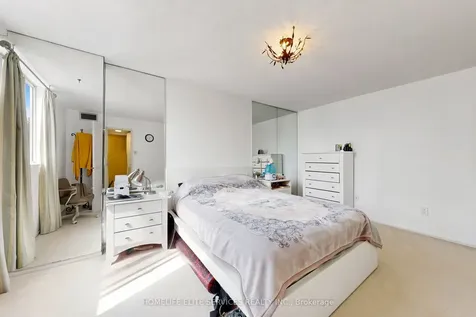 120 Dundalk Drive Toronto ON M1P 4V9