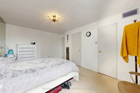 120 Dundalk Drive Toronto ON M1P 4V9