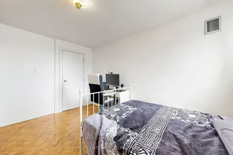 120 Dundalk Drive Toronto ON M1P 4V9