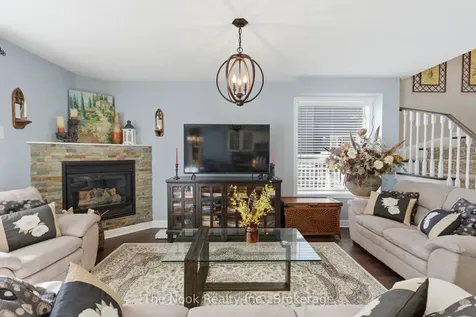 70 Beacham Crescent Clarington ON L1B 1N1