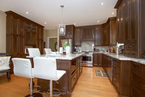 36 Earl Cuddie Boulevard Scugog ON L9L 1T4