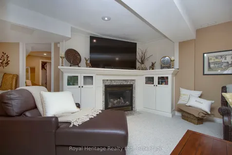 36 Earl Cuddie Boulevard Scugog ON L9L 1T4