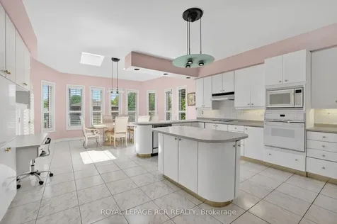 15 Clydebank Boulevard Toronto ON M1T 3B4