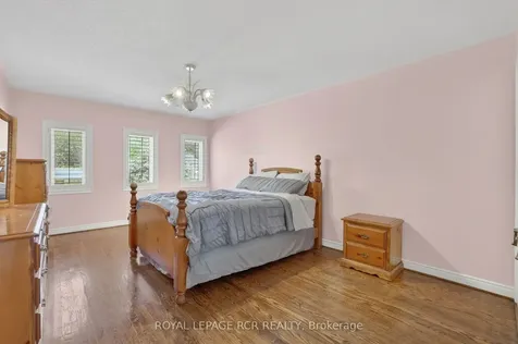 15 Clydebank Boulevard Toronto ON M1T 3B4