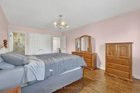 15 Clydebank Boulevard Toronto ON M1T 3B4