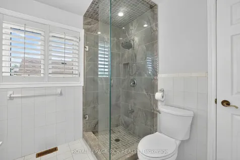 15 Clydebank Boulevard Toronto ON M1T 3B4