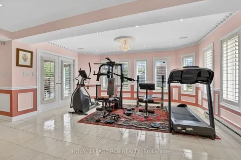 15 Clydebank Boulevard Toronto ON M1T 3B4