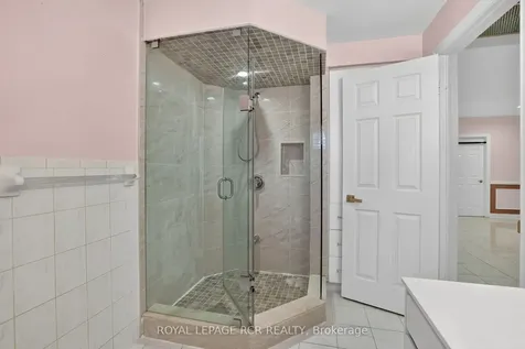 15 Clydebank Boulevard Toronto ON M1T 3B4