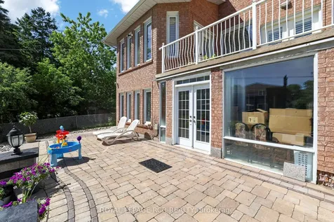 15 Clydebank Boulevard Toronto ON M1T 3B4