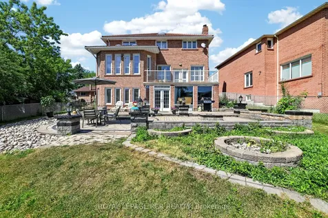 15 Clydebank Boulevard Toronto ON M1T 3B4