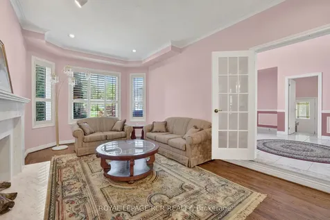 15 Clydebank Boulevard Toronto ON M1T 3B4