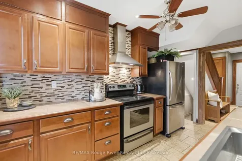 114 Mclaughlin Boulevard Oshawa ON L1G 2P3