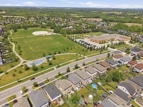 385 Longworth Avenue Clarington ON L1C 0E2