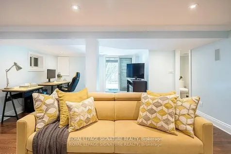 105 Catalina Drive Toronto ON M1M 1K7