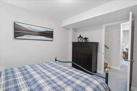 1165 Windgrove Square Pickering ON L1X 2S6