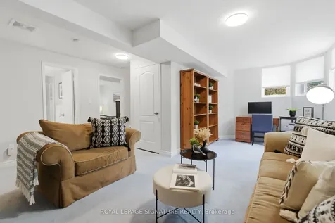 1165 Windgrove Square Pickering ON L1X 2S6