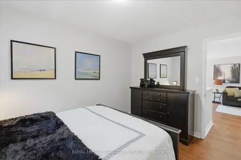 1165 Windgrove Square Pickering ON L1X 2S6