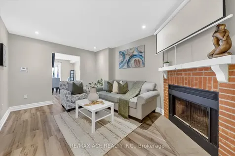 23 Chalmers Crescent Ajax ON L1S 5Z5