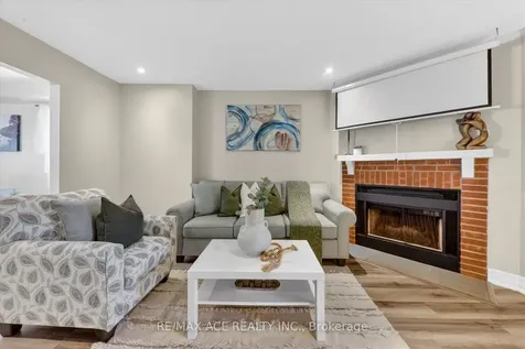 23 Chalmers Crescent Ajax ON L1S 5Z5