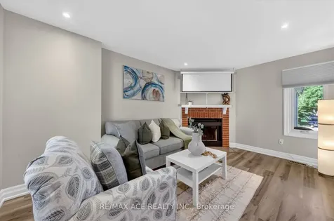 23 Chalmers Crescent Ajax ON L1S 5Z5